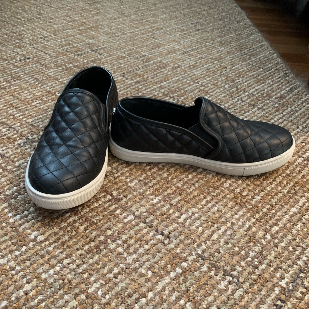 Steve Madden slip on sneakers